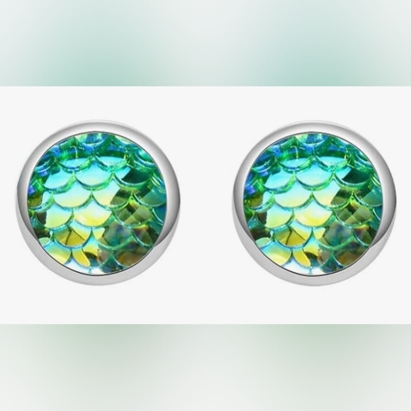 Jewelry - Women's Mermaid Scale Silver Tone Seafoam Stud Bling 💎 Earrings NWT